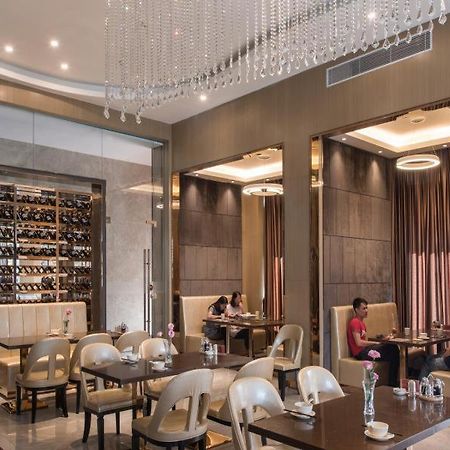 Vienna Classic Hotel Dongguan Changan Xiandai Exteriör bild