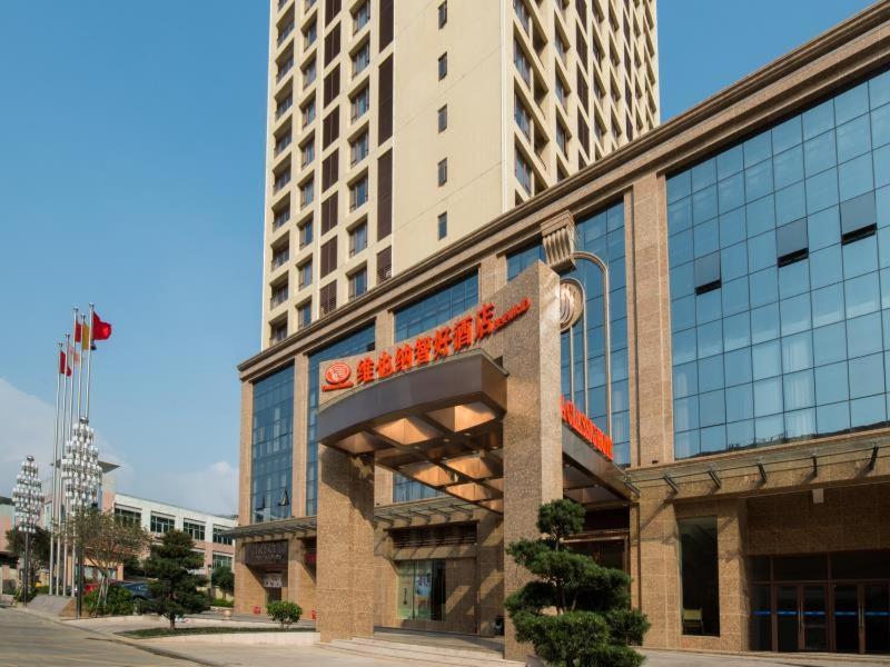 Vienna Classic Hotel Dongguan Changan Xiandai Exteriör bild